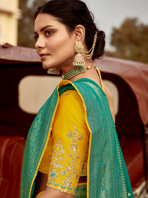 GRACEFUL GREEN SILK SAREE – A HERITAGE STATEMENT