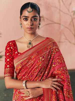 Pure Georgette Bandhani Saree with Traditional Floral Weave & Contrast Blouse