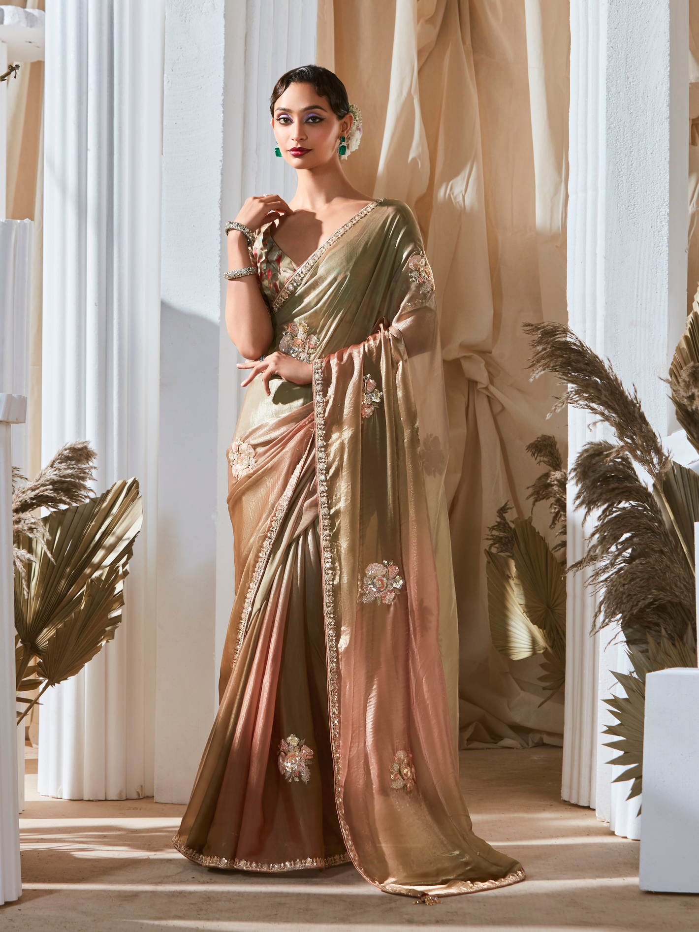 Ryna Flower Embellished Saree In Ombré Tone