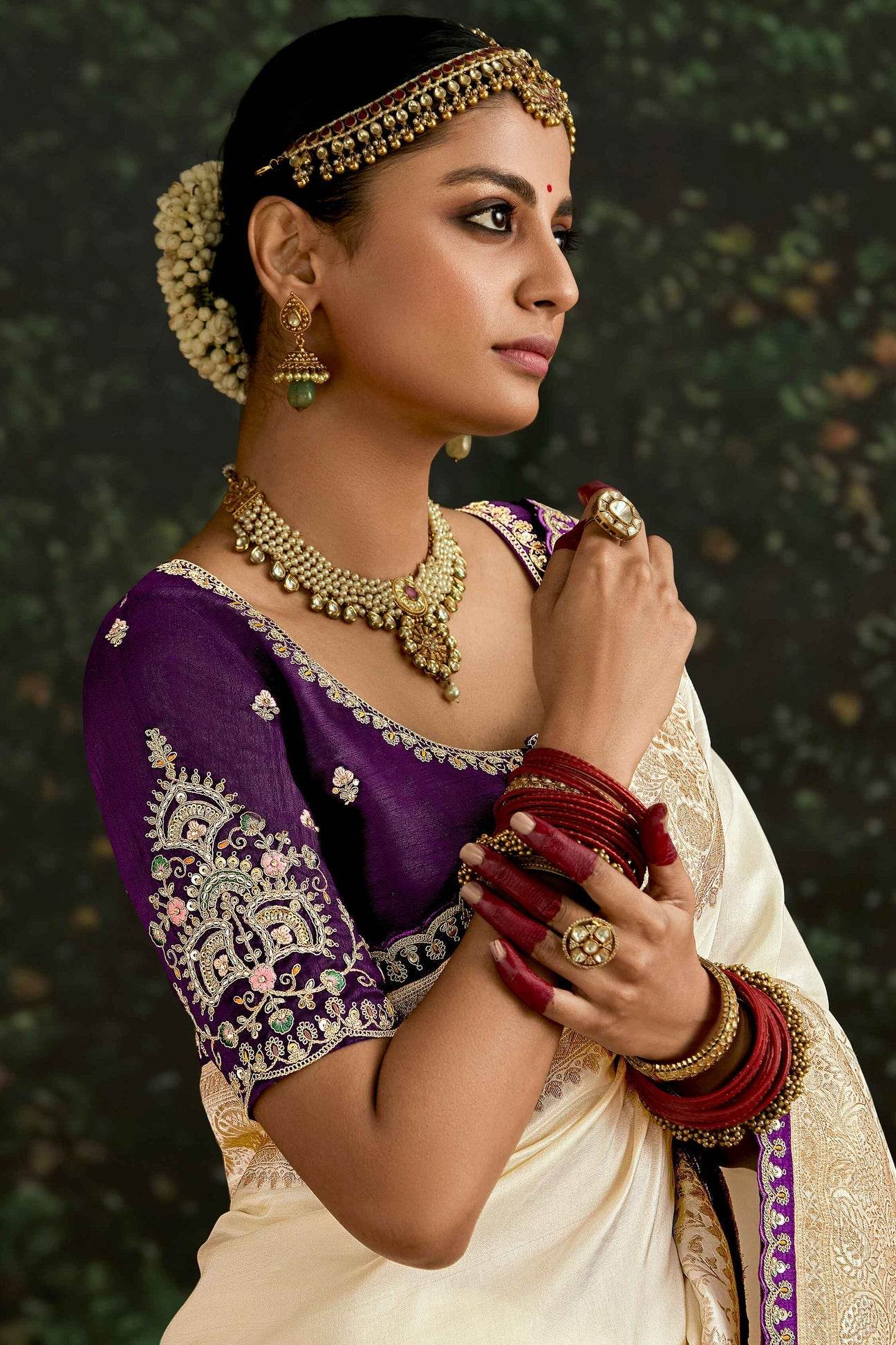 OFF WHITE BANARASI DOLA SILK SAREE WITH GOLDEN ZARI WORK - Kimora.in