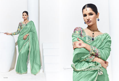 Green Silk Saree with Floral Blouse – A Perfect Blend of Grace & Elegance