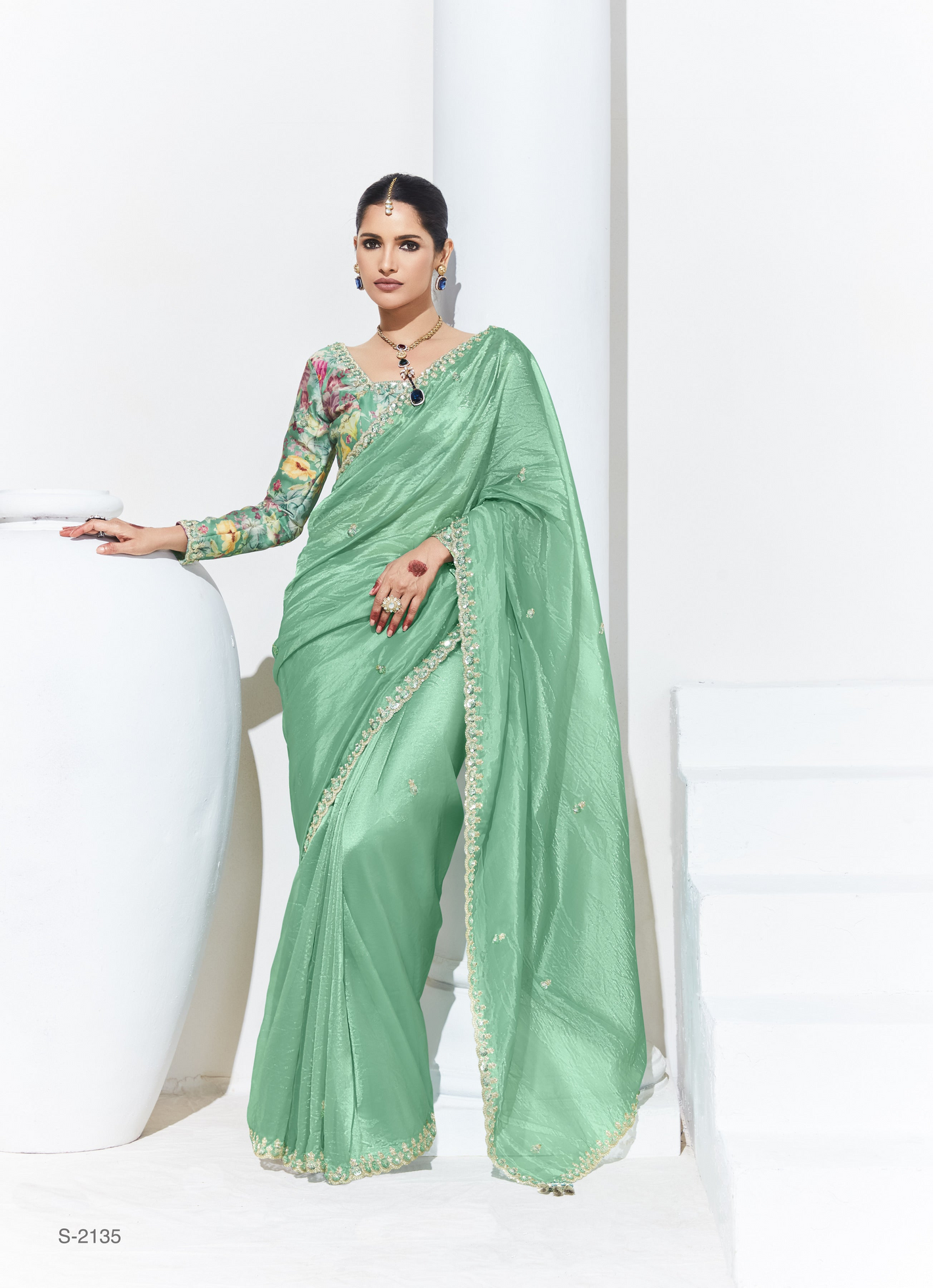 Green Silk Saree with Floral Blouse – A Perfect Blend of Grace & Elegance